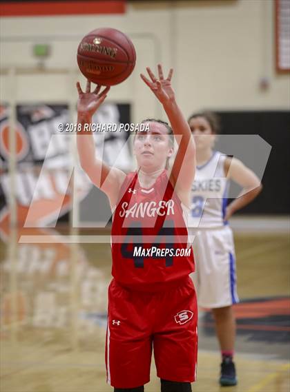 Thumbnail 2 in Hanford West vs. Sanger photogallery.
