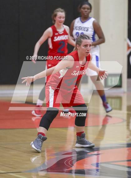 Thumbnail 3 in Hanford West vs. Sanger photogallery.