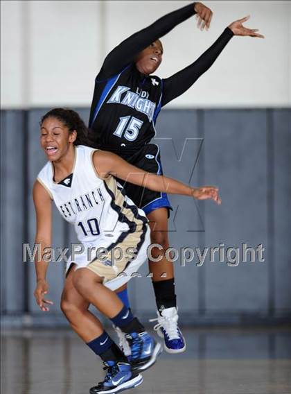 Thumbnail 1 in Rialto vs. West Ranch (CIF SS Playoffs) photogallery.