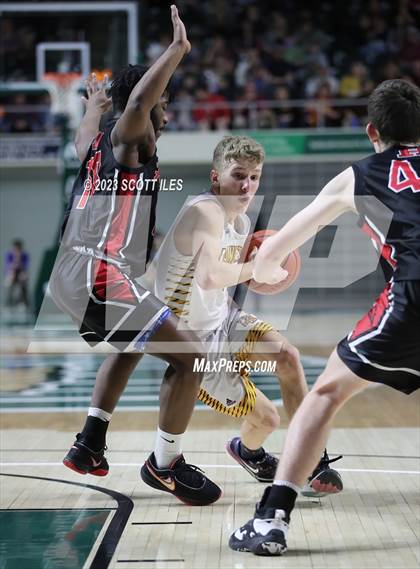 Thumbnail 3 in Hiland vs Federal Hocking (OHSAA D4 Regional Semifinal) photogallery.