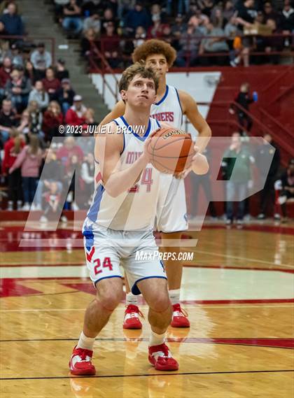Thumbnail 1 in Brownstown Central vs. Linton-Stockton (IHSAA 2A Semi-state Final) photogallery.