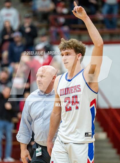 Thumbnail 3 in Brownstown Central vs. Linton-Stockton (IHSAA 2A Semi-state Final) photogallery.