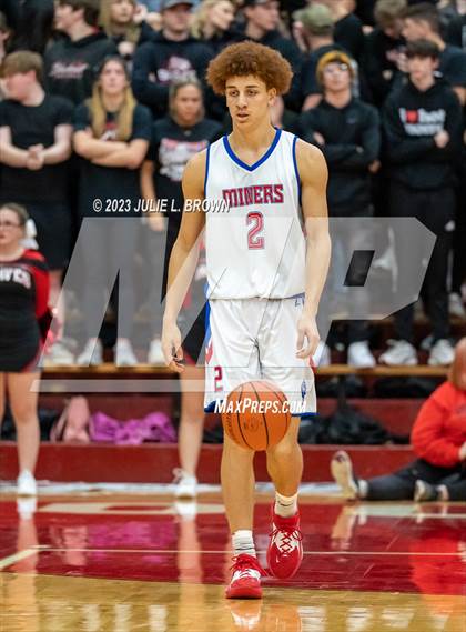 Thumbnail 2 in Brownstown Central vs. Linton-Stockton (IHSAA 2A Semi-state Final) photogallery.