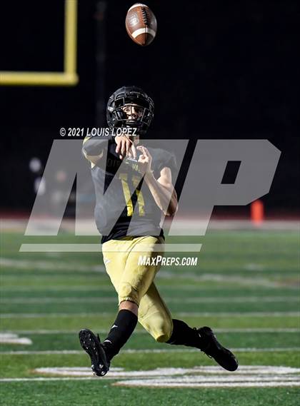 Thumbnail 2 in Apple Valley @ Citrus Valley (CIF SS DIV 3 Playoff) photogallery.