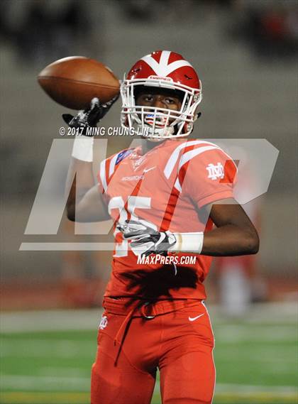 Thumbnail 3 in Mater Dei vs. Bergen Catholic (Brothers in Arms Classic) photogallery.