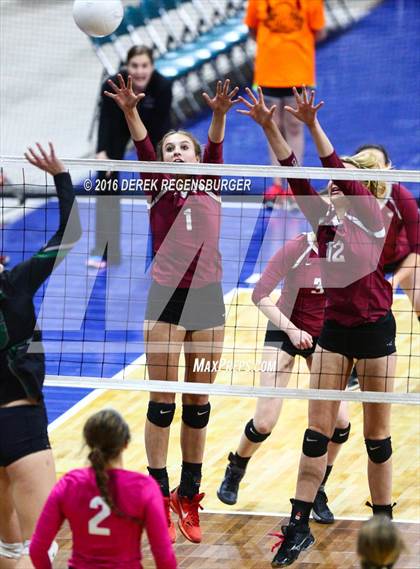 Thumbnail 2 in Fossil Ridge vs Chatfield (CHSAA 5A Semifinal Playoff) photogallery.