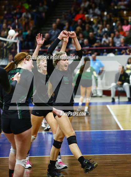 Thumbnail 2 in Fossil Ridge vs Chatfield (CHSAA 5A Semifinal Playoff) photogallery.