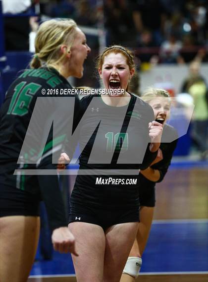 Thumbnail 1 in Fossil Ridge vs Chatfield (CHSAA 5A Semifinal Playoff) photogallery.