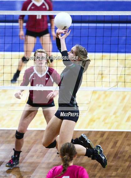 Thumbnail 3 in Fossil Ridge vs Chatfield (CHSAA 5A Semifinal Playoff) photogallery.