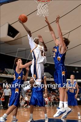 Thumbnail 2 in Campbell Hall vs Santa Margarita (Nike Extravaganza) photogallery.