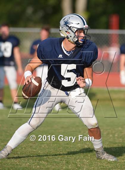 Thumbnail 2 in Farragut @ Ootlewah (Scrimmage) photogallery.