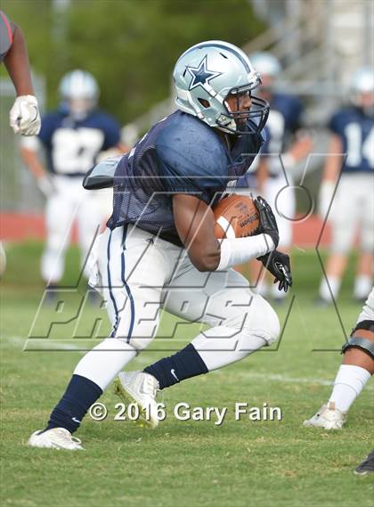 Thumbnail 3 in Farragut @ Ootlewah (Scrimmage) photogallery.