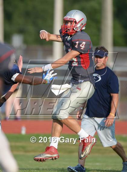 Thumbnail 2 in Farragut @ Ootlewah (Scrimmage) photogallery.