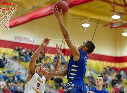 Thumbnail 3 in Hempfield Area vs. North Allegheny (WPIAL Class AAAA Quarterfinal) photogallery.
