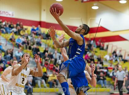 Thumbnail 2 in Hempfield Area vs. North Allegheny (WPIAL Class AAAA Quarterfinal) photogallery.