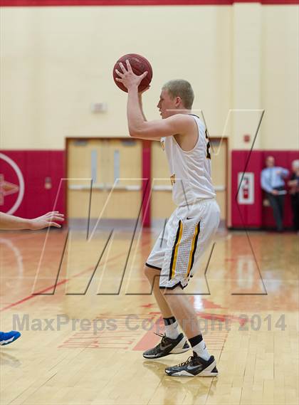 Thumbnail 2 in Hempfield Area vs. North Allegheny (WPIAL Class AAAA Quarterfinal) photogallery.