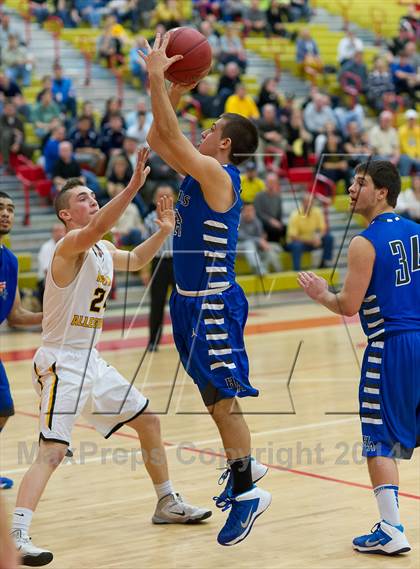 Thumbnail 1 in Hempfield Area vs. North Allegheny (WPIAL Class AAAA Quarterfinal) photogallery.
