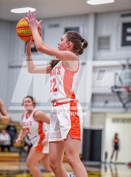 Thumbnail 2 in Hoxie vs Walnut Ridge (3A-2 District Tournament) photogallery.