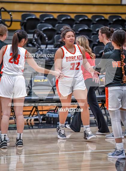 Thumbnail 1 in Hoxie vs Walnut Ridge (3A-2 District Tournament) photogallery.