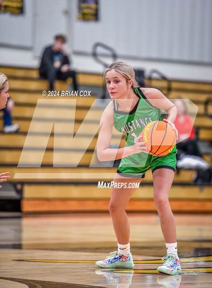 Thumbnail 3 in Hoxie vs Walnut Ridge (3A-2 District Tournament) photogallery.