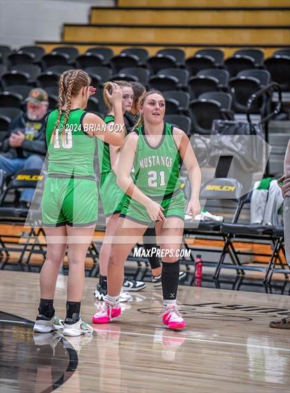 Thumbnail 3 in Hoxie vs Walnut Ridge (3A-2 District Tournament) photogallery.