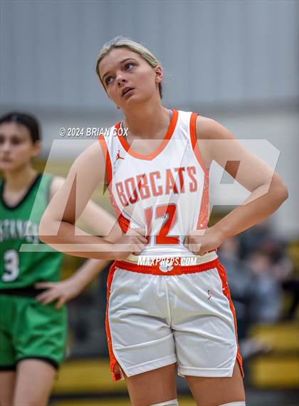 Thumbnail 1 in Hoxie vs Walnut Ridge (3A-2 District Tournament) photogallery.