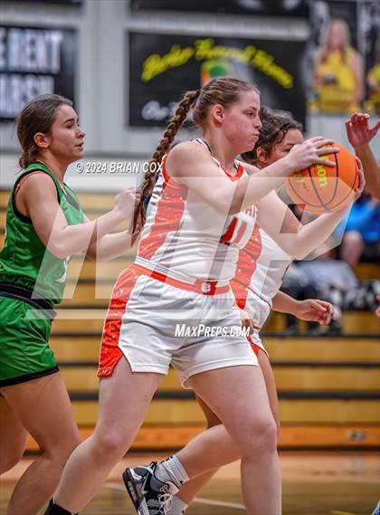 Thumbnail 1 in Hoxie vs Walnut Ridge (3A-2 District Tournament) photogallery.
