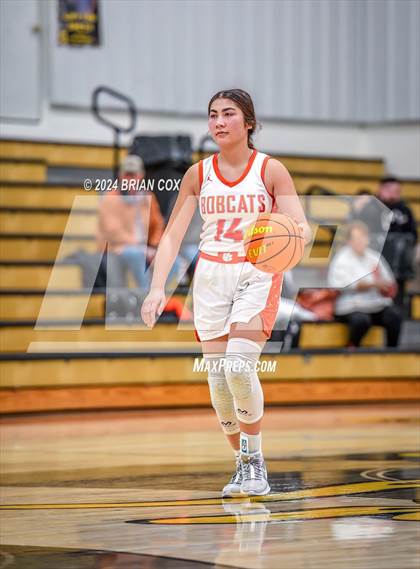 Thumbnail 2 in Hoxie vs Walnut Ridge (3A-2 District Tournament) photogallery.