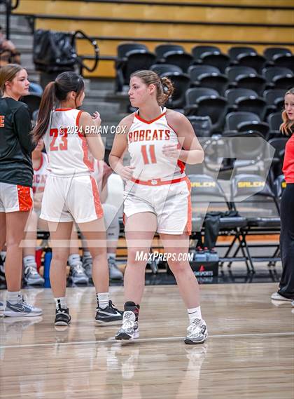 Thumbnail 2 in Hoxie vs Walnut Ridge (3A-2 District Tournament) photogallery.