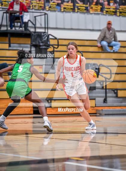 Thumbnail 3 in Hoxie vs Walnut Ridge (3A-2 District Tournament) photogallery.