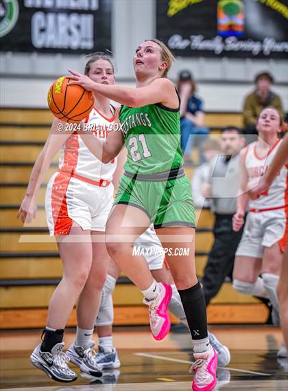 Thumbnail 2 in Hoxie vs Walnut Ridge (3A-2 District Tournament) photogallery.