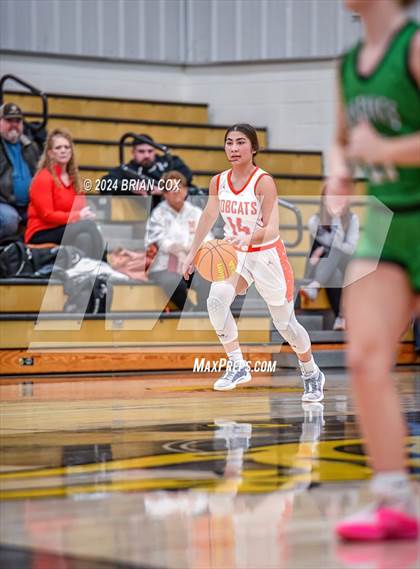 Thumbnail 2 in Hoxie vs Walnut Ridge (3A-2 District Tournament) photogallery.