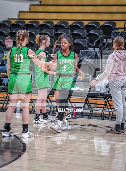 Thumbnail 2 in Hoxie vs Walnut Ridge (3A-2 District Tournament) photogallery.