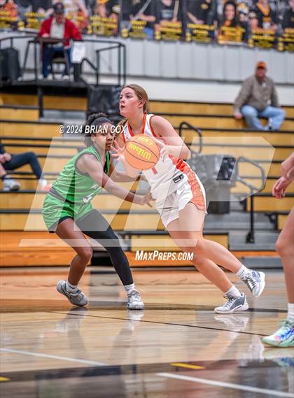 Thumbnail 2 in Hoxie vs Walnut Ridge (3A-2 District Tournament) photogallery.