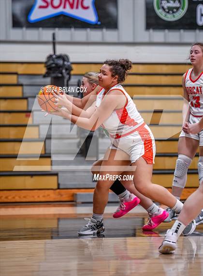 Thumbnail 3 in Hoxie vs Walnut Ridge (3A-2 District Tournament) photogallery.