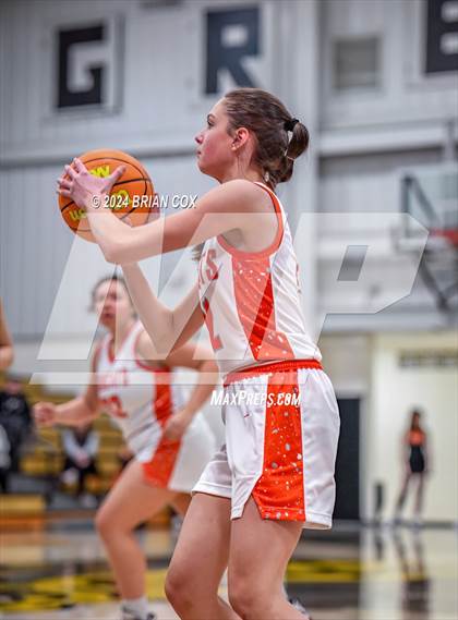 Thumbnail 1 in Hoxie vs Walnut Ridge (3A-2 District Tournament) photogallery.