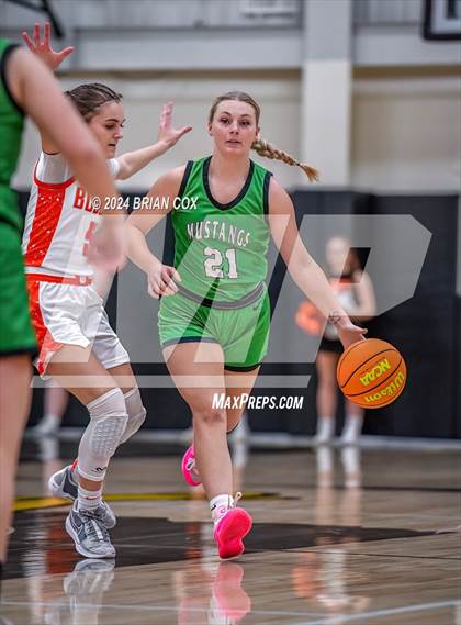 Thumbnail 2 in Hoxie vs Walnut Ridge (3A-2 District Tournament) photogallery.