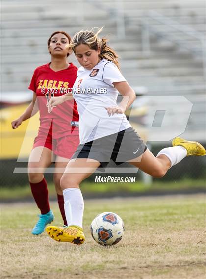 Thumbnail 2 in South View @ Douglas Byrd photogallery.