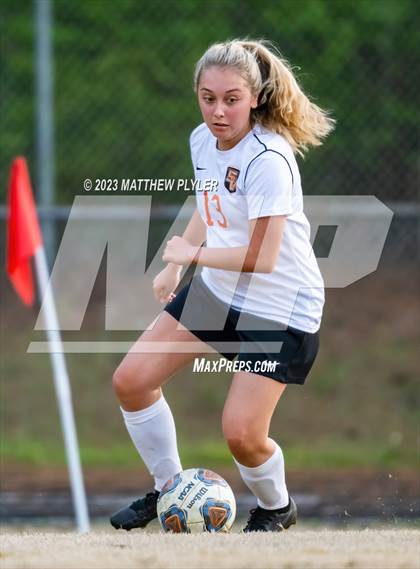 Thumbnail 3 in South View @ Douglas Byrd photogallery.