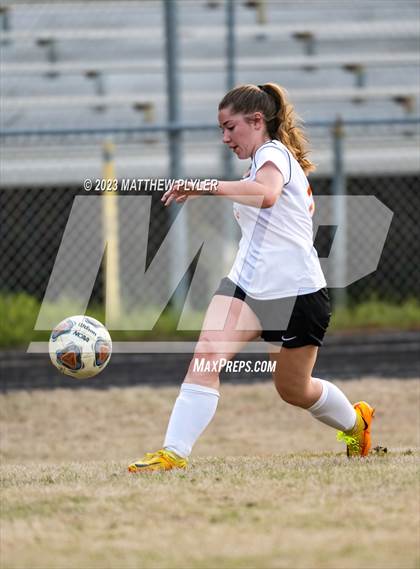Thumbnail 1 in South View @ Douglas Byrd photogallery.