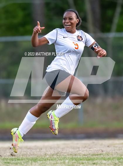 Thumbnail 3 in South View @ Douglas Byrd photogallery.