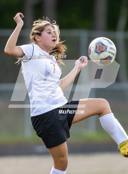 Thumbnail 2 in South View @ Douglas Byrd photogallery.