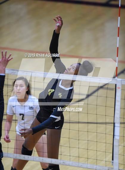 Thumbnail 3 in Bishop Montgomery vs. Murrieta Valley (CIF D2 Quarterfinal) photogallery.
