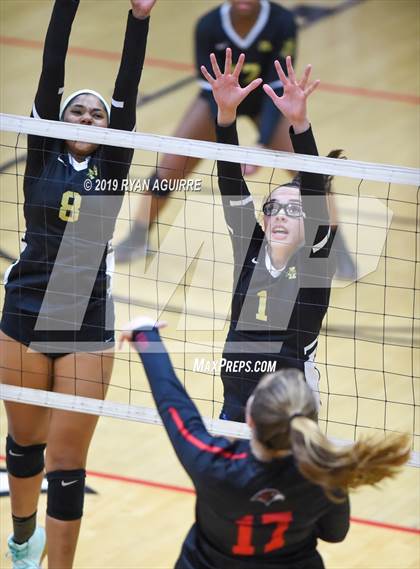 Thumbnail 1 in Bishop Montgomery vs. Murrieta Valley (CIF D2 Quarterfinal) photogallery.