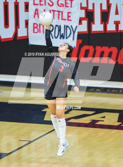 Thumbnail 2 in Bishop Montgomery vs. Murrieta Valley (CIF D2 Quarterfinal) photogallery.