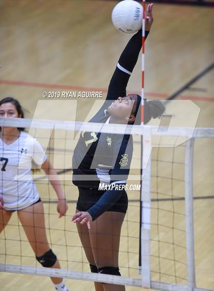 Thumbnail 2 in Bishop Montgomery vs. Murrieta Valley (CIF D2 Quarterfinal) photogallery.