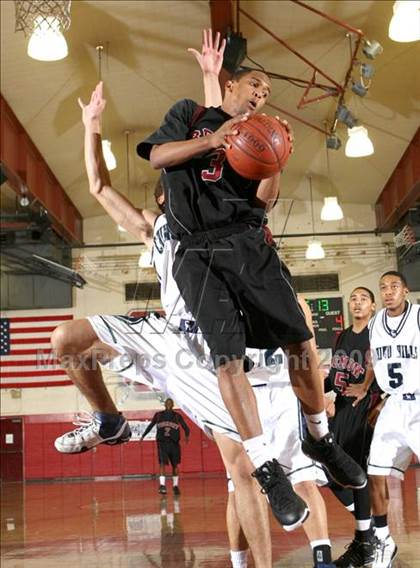 Thumbnail 2 in Chino Hills vs. Fremont (Covina Christmas Classic) photogallery.