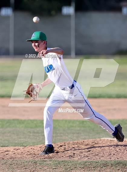 Thumbnail 3 in Ridgeview vs Highland (Stockdale Tournament) photogallery.