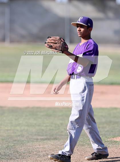 Thumbnail 2 in Ridgeview vs Highland (Stockdale Tournament) photogallery.