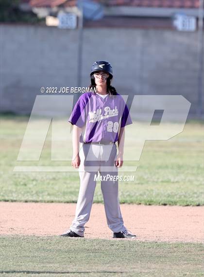Thumbnail 2 in Ridgeview vs Highland (Stockdale Tournament) photogallery.